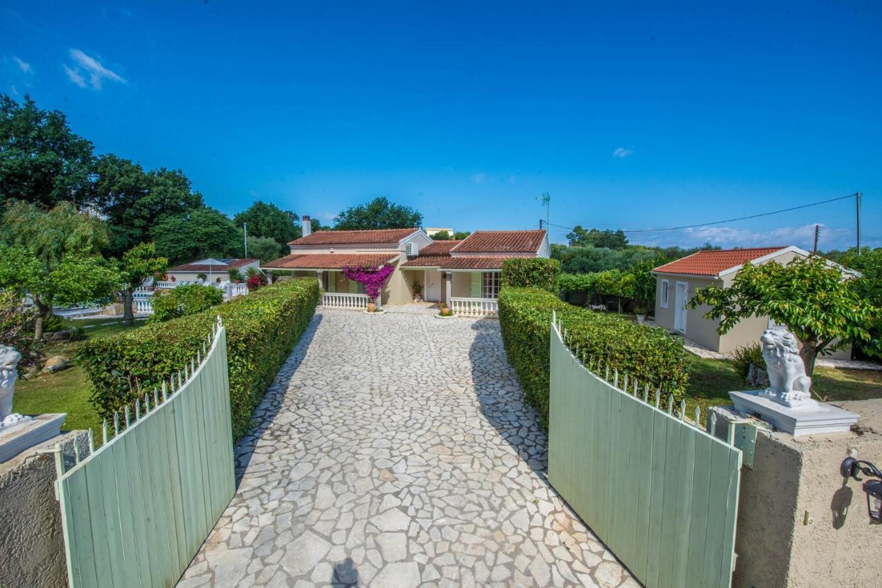Villa Zapphira Peritheia Corfu Bagian luar foto